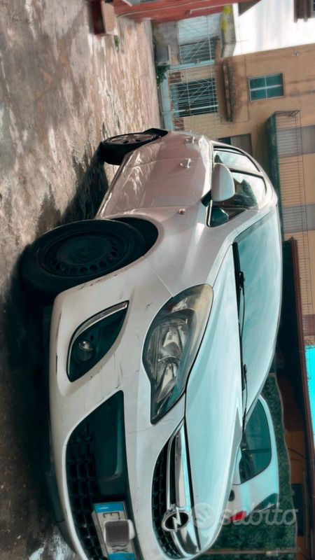 Usata 2014 Opel Corsa Due volumi | 3200 € (Ottimo prezzo) - Immagine 1/4