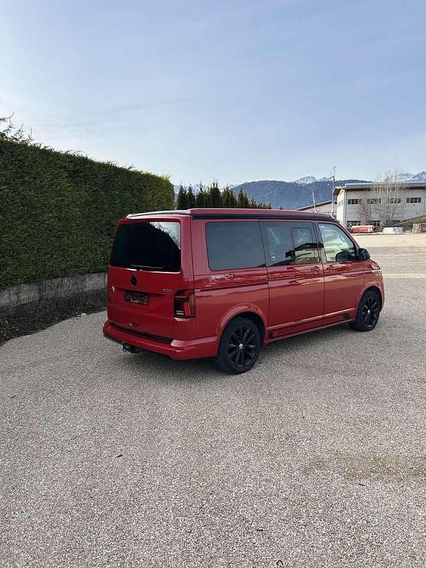 Usata VW California Beach 204 CV (150 kW) 2023 Rosso Furgone