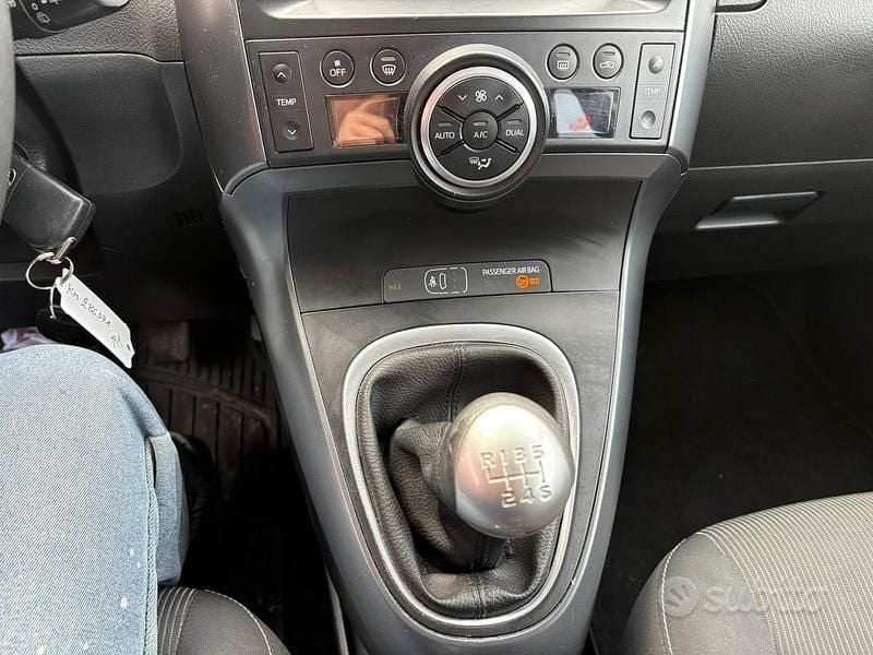 Usata Toyota Verso Style 111 CV (81 kW) 2016 Grigio Monovolume