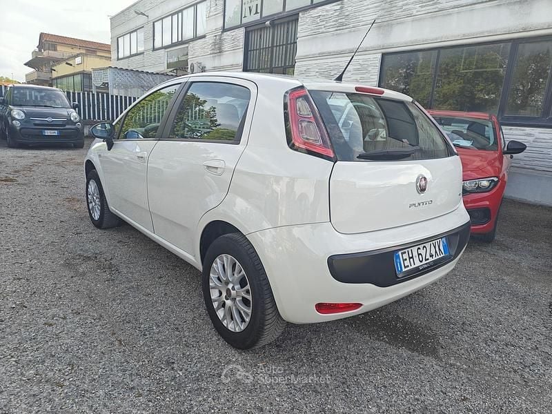 Usata Fiat Punto Evo 77 CV (56 kW) 2011 Bianco Utilitaria