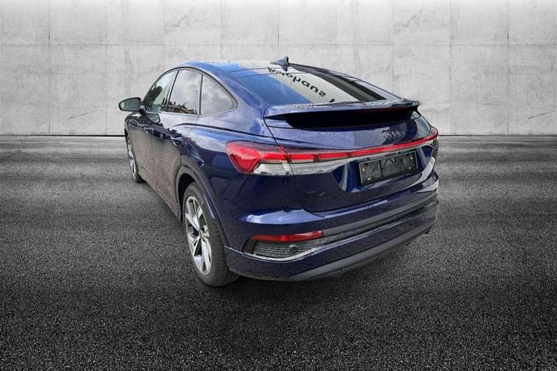Usata Audi Q4 e-tron S-Line 210 kW (286 CV) 2024 Blu/azzurro SUV