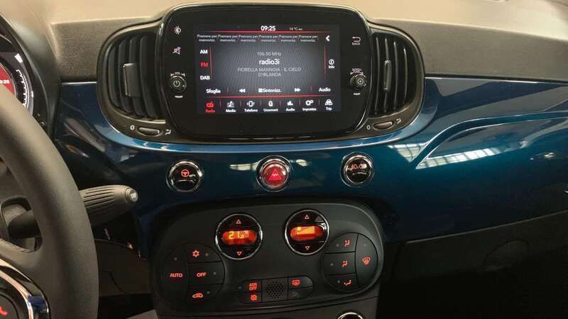 Usata Fiat 500 Dolcevita 69 CV (50 kW) 2024 Blu/azzurro Utilitaria