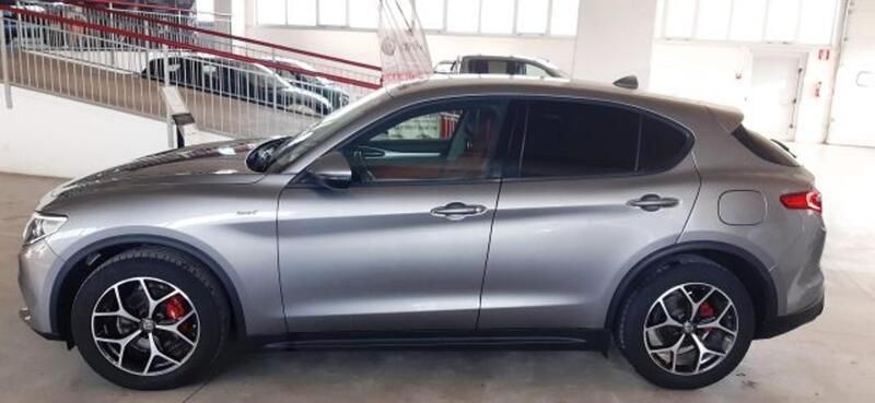 Usata Alfa Romeo Stelvio Sprint 190 CV (139 kW) 2020 Grigio SUV