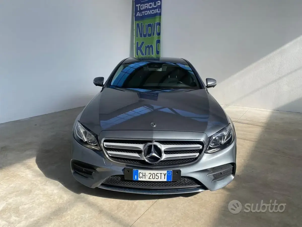 Usata Mercedes E220 Premium Plus 194 CV (142 kW) 2019 Grigio Berlina