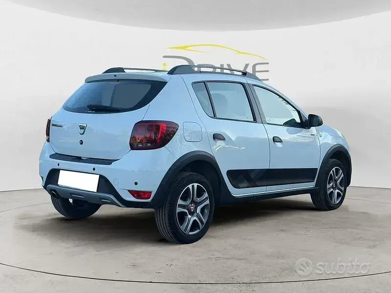 Gebraucht Dacia Sandero Comfort 90 PS (66 kW) 2019 Weiß Limousine