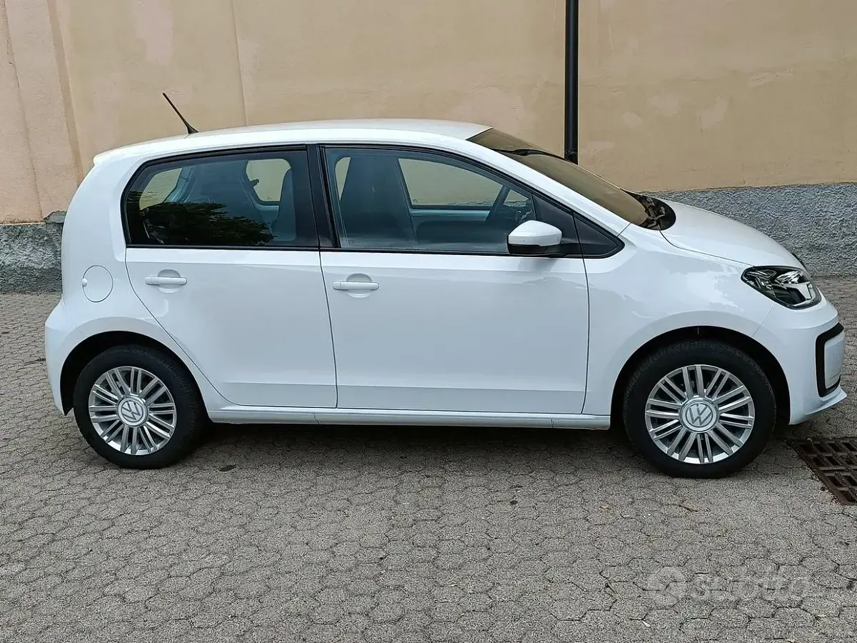 Usata VW up! Move 68 CV (50 kW) 2022 Bianco Utilitaria