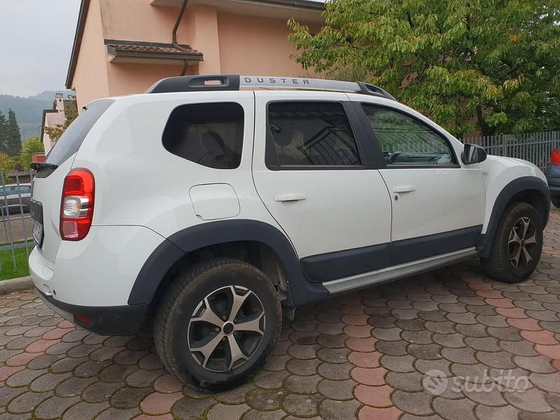 Bianco Usata 2017 Dacia Duster SUV | 9300 € (Buon prezzo) - Immagine 1/4