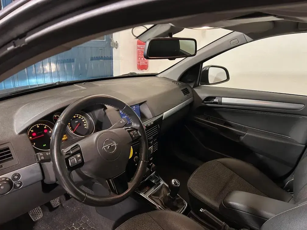 Usata Opel Astra 125 CV (91 kW) 2010 Grigio Station wagon