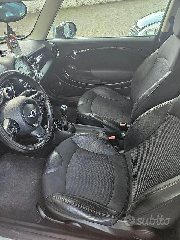 Usata Mini Cooper S 184 CV (135 kW) 2010 Nero Utilitaria