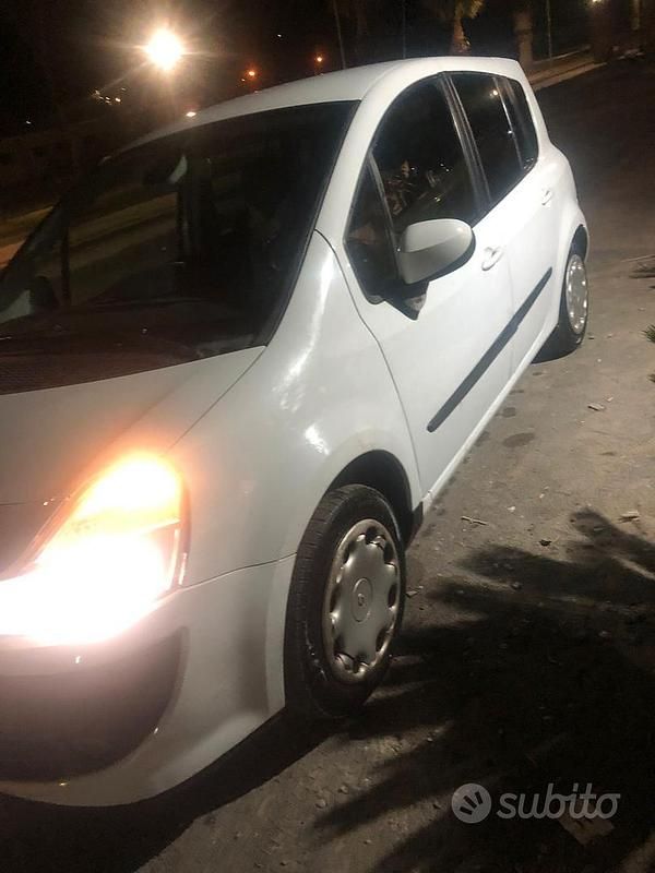 Usata Renault Modus 88 CV (64 kW) 2011 Bianco Monovolume