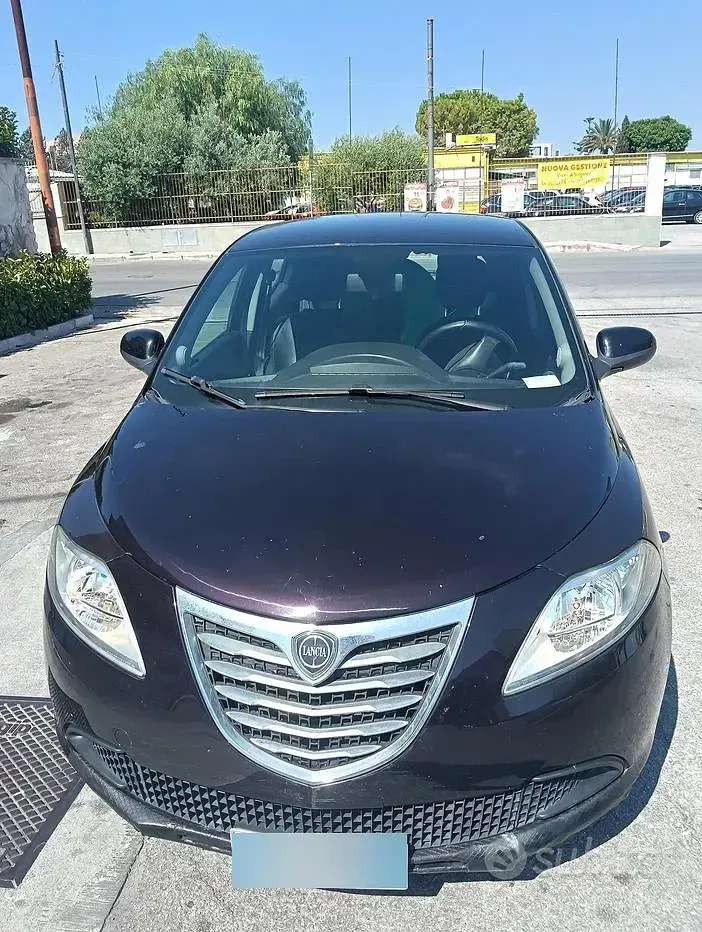 Usata Lancia Ypsilon Gold 69 CV (50 kW) 2013 Utilitaria