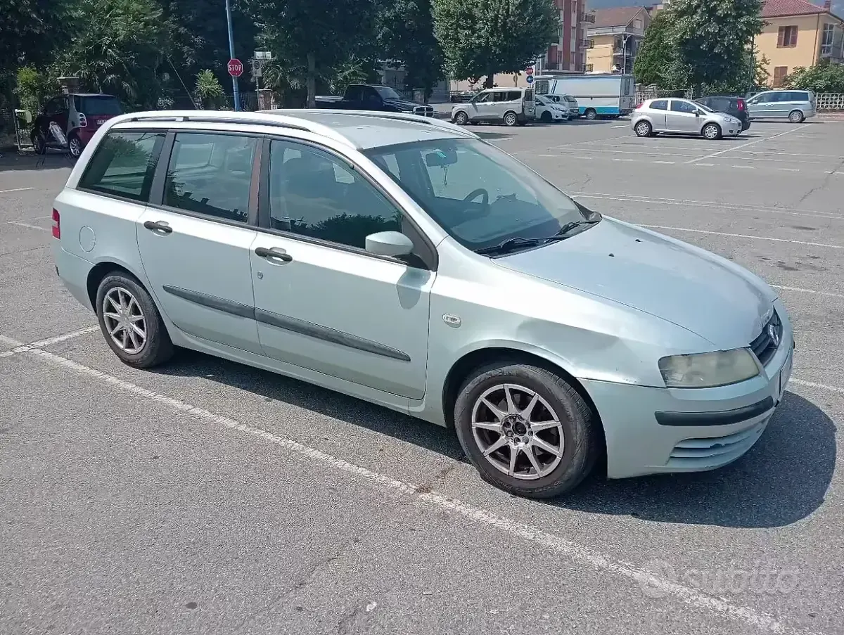 Usata Fiat Stilo 120 CV (88 kW) 2005 Bluazzurro Station wagon