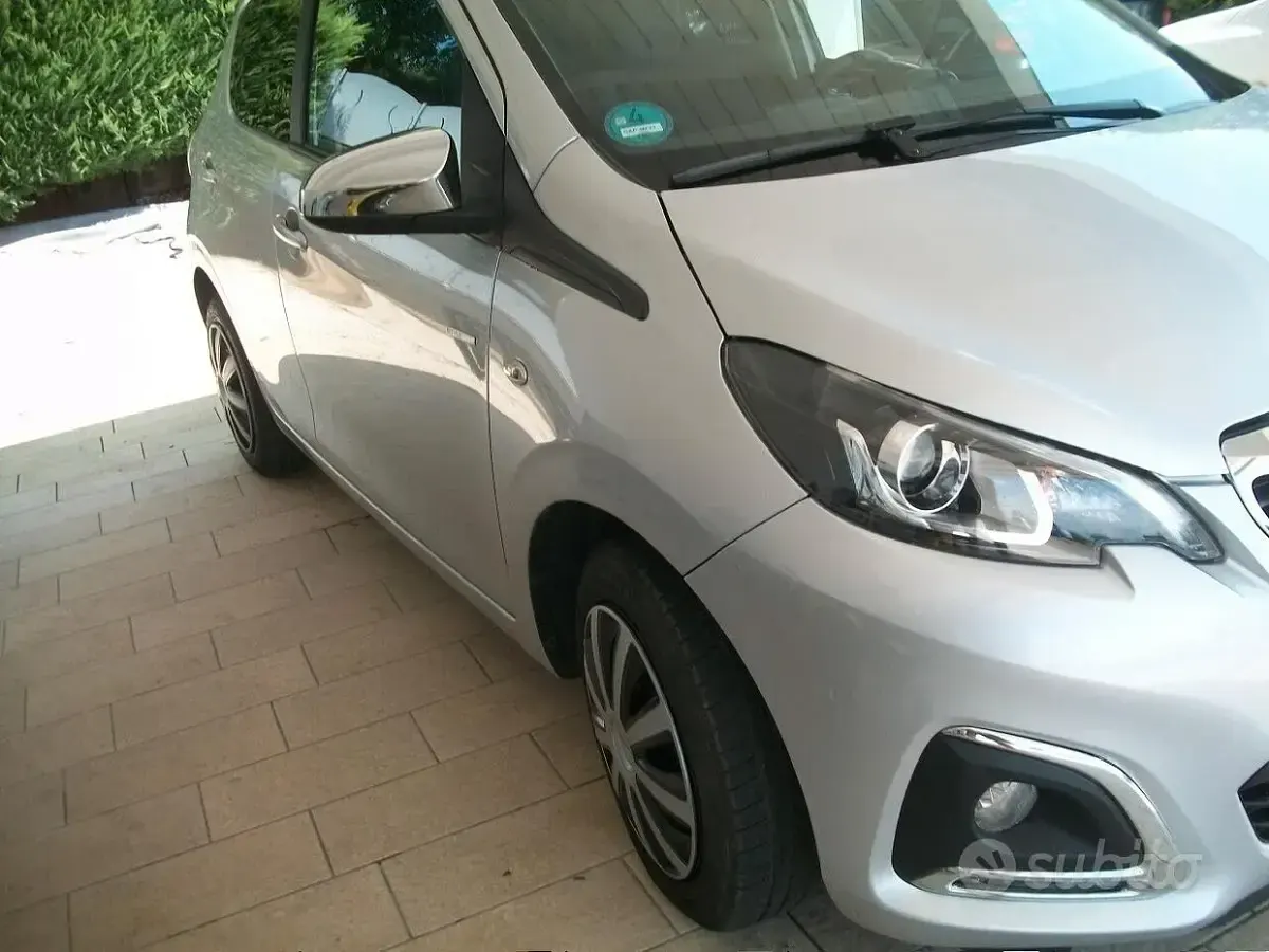 Usata Peugeot 108 Allure 72 CV (52 kW) 2018 Grigio Berlina