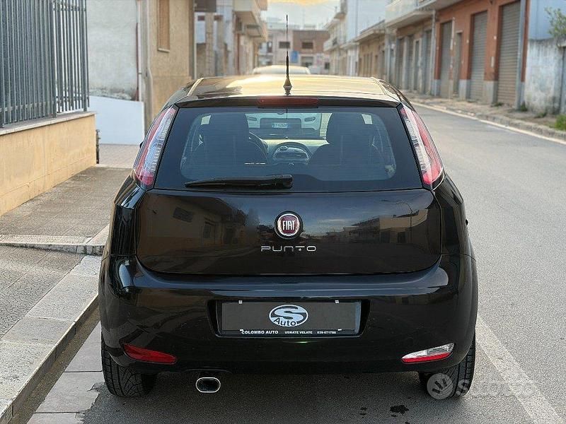 Usata Fiat Punto Lounge 69 CV (50 kW) 2013 Nero Utilitaria