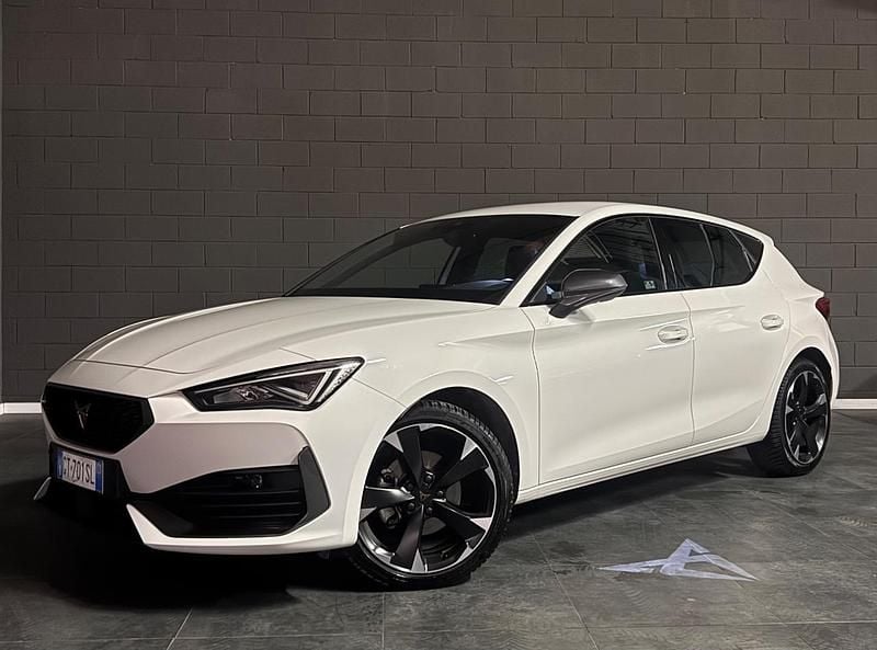 Usata Cupra Leon 150 CV (110 kW) 2024 Bianco Berlina