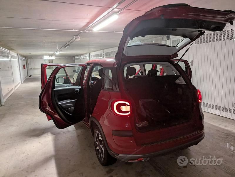 Begagnad Fiat 500L Red 95 HK (69 kW) 2021 Röd Minibuss