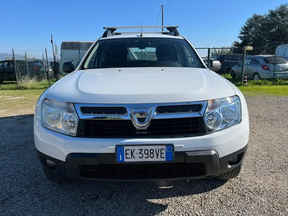 Usata Dacia Duster Lauréate 90 CV (66 kW) 2012 Bianco Station wagon