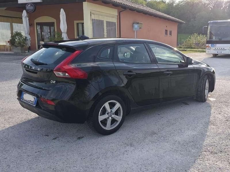 Usata Volvo V40 Kinetic 114 CV (83 kW) 2013 Nero Berlina