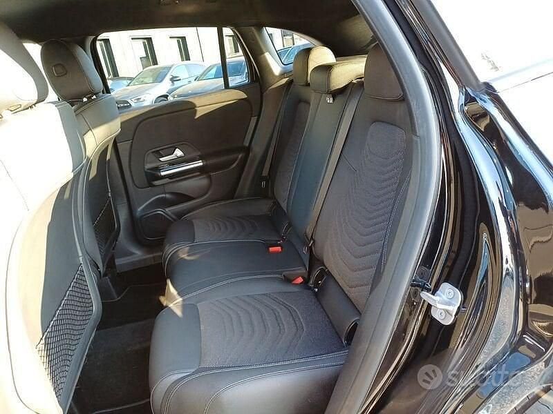 Usata Mercedes GLA180 Advanced 116 CV (85 kW) 2024 Nero SUV