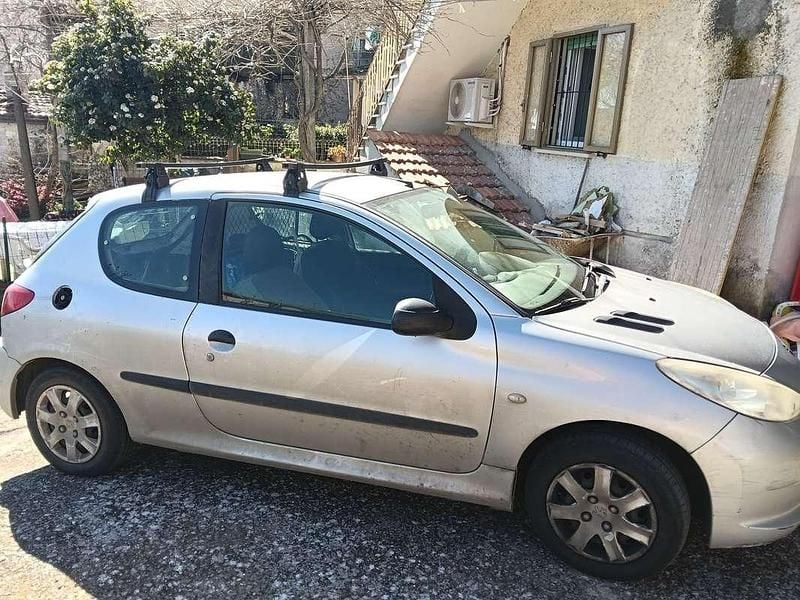 Usata Peugeot 206+ 68 CV (50 kW) 2010 Utilitaria