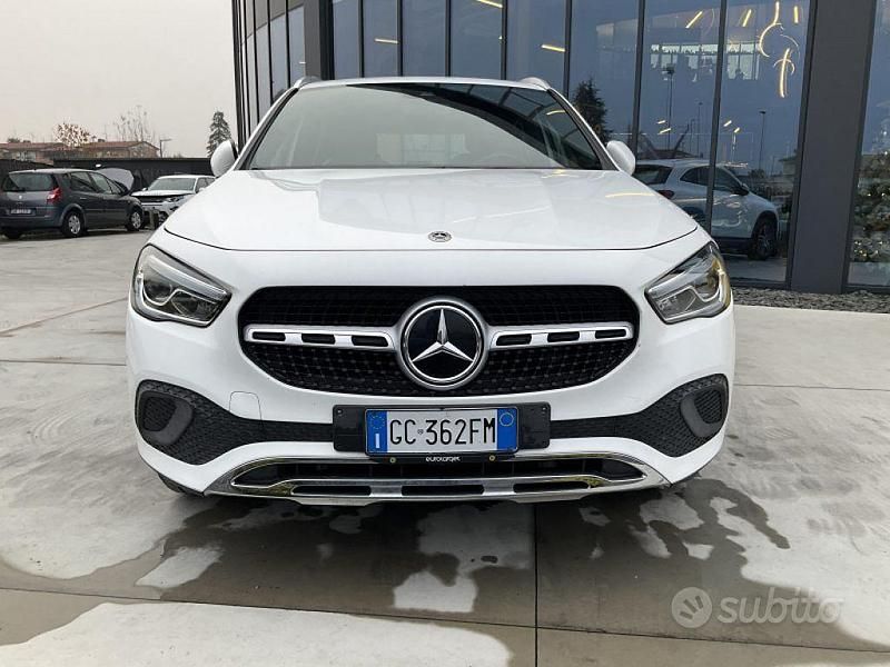Usata Mercedes GLA200 163 CV (119 kW) 2020 Bianco SUV
