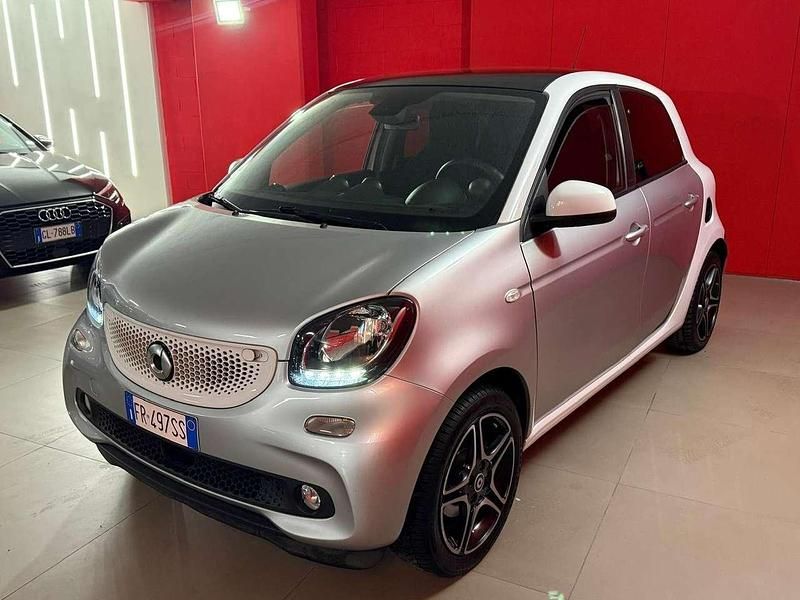 Argento Usata 2018 Smart ForFour Passion Due volumi | 11.900 € (Buon prezzo) - Immagine 1/4