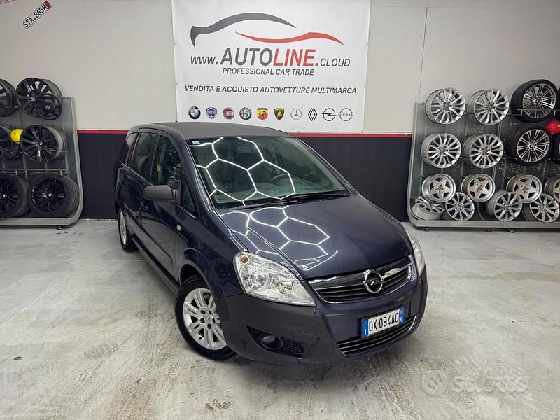 Usata Opel Zafira 150 CV (110 kW) 2009 Grigio Monovolume