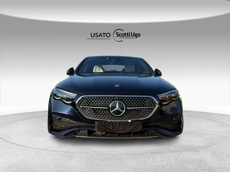 Usata Mercedes 300 AMG Line Premium Plus 313 CV (230 kW) 2024 Blu Berlina