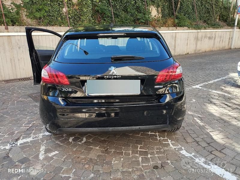 Usata Peugeot 308 Business-Line 120 CV (88 kW) 2016 Nero Berlina