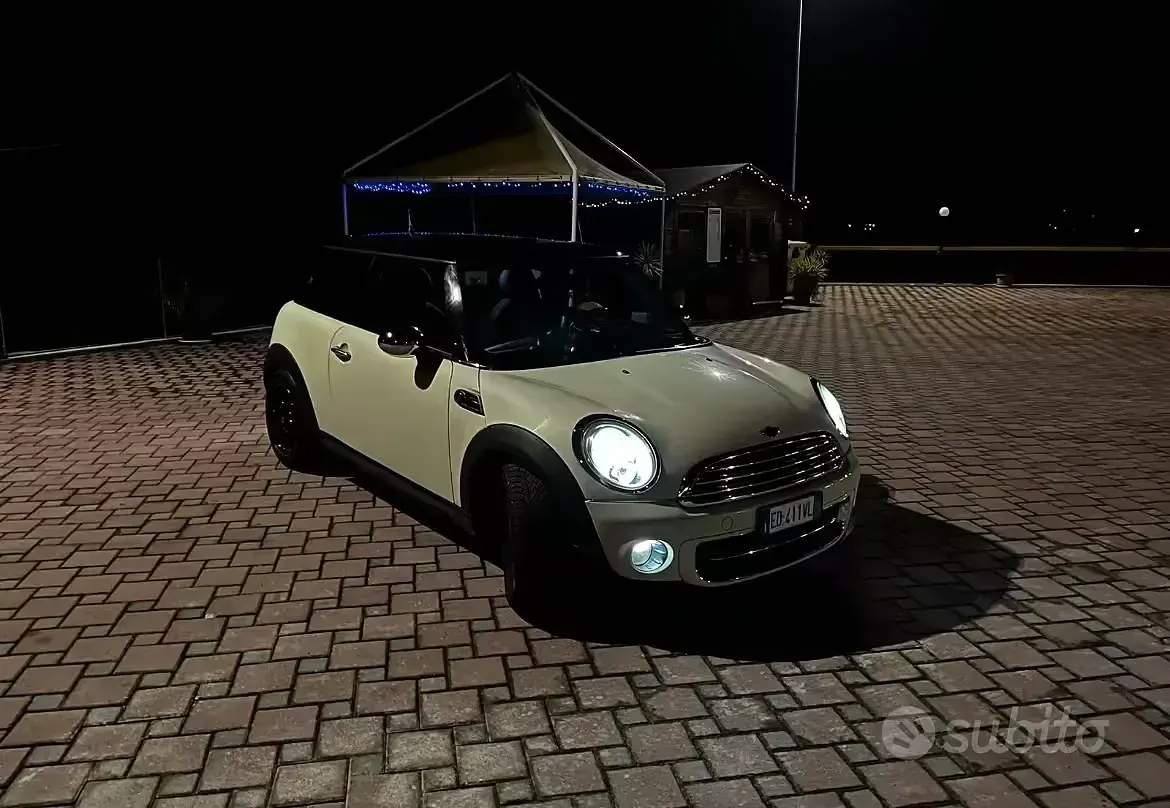 Usata Mini Cooper D 112 CV (82 kW) 2010 Bianco Utilitaria