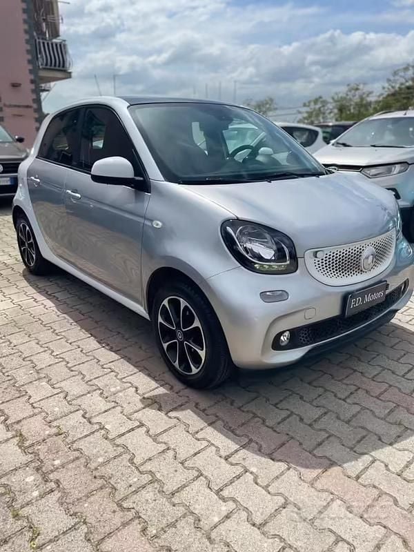 Begagnad Smart ForFour Passion 71 HK (52 kW) 2017 Grå Halvkombi
