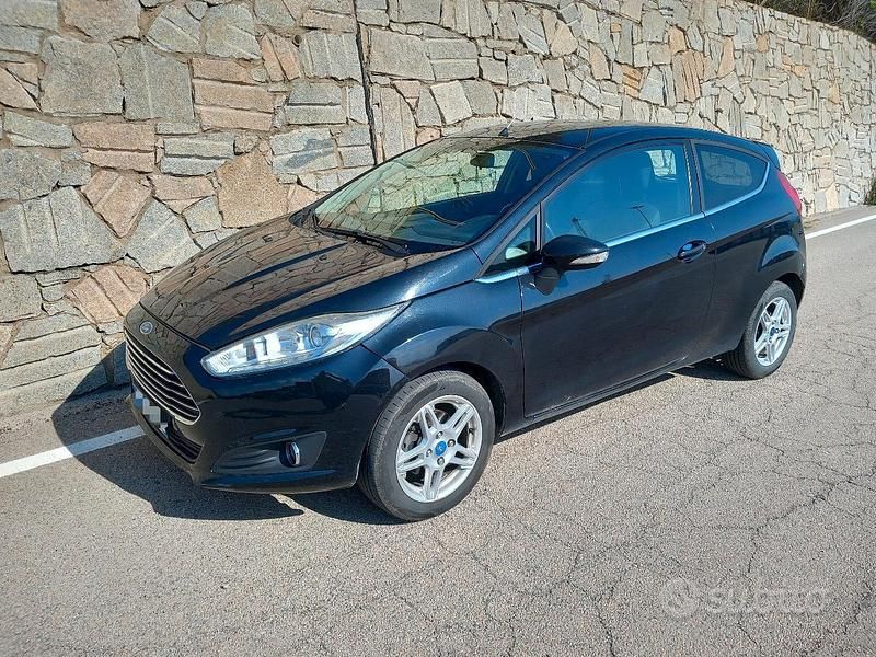 Usata Ford Fiesta Titanium 95 CV (69 kW) 2013 Nero Utilitaria