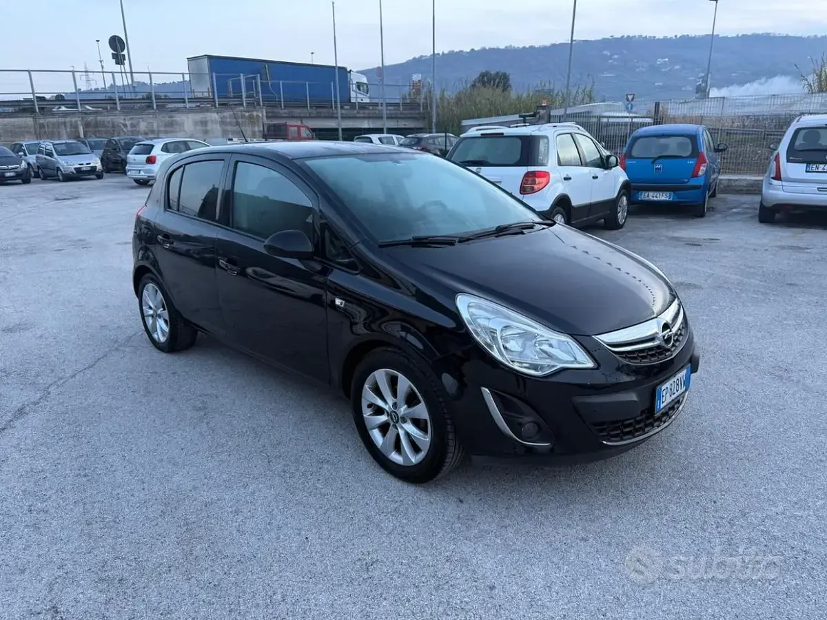 Usata Opel Corsa Sport 95 CV (69 kW) 2013 Nero Utilitaria