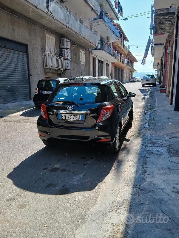 Usata Toyota Yaris 90 CV (66 kW) 2013 Utilitaria