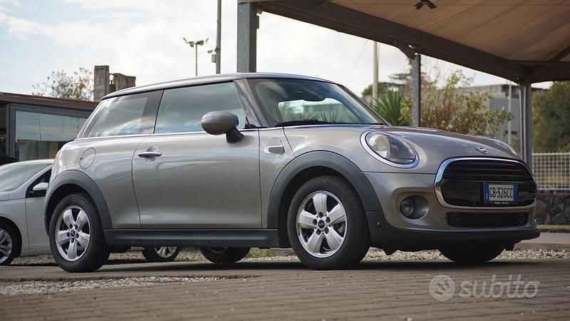 Usata Mini Cooper 135 CV (99 kW) 2020 Grigio Utilitaria