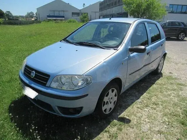 Usata Fiat Punto 60 CV (44 kW) 2006 Bluazzurro Utilitaria