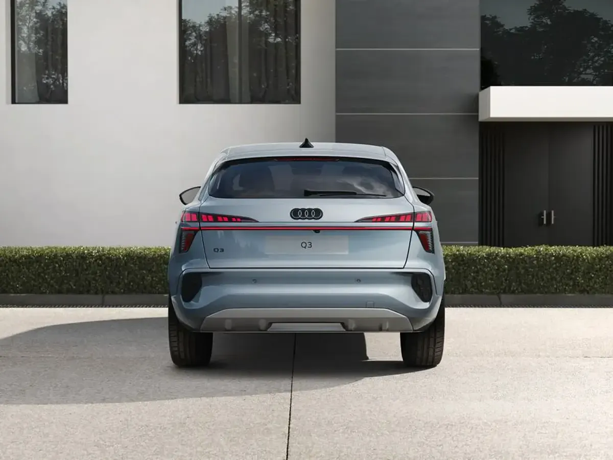 Nuova Audi Q3 Sportback Advanced Plus 150 CV (110 kW) 2026 Grigio freccia perla SUV