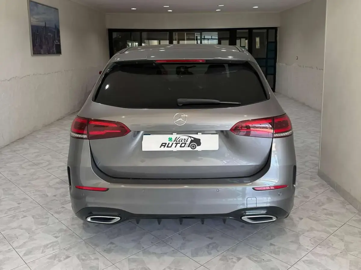 Usata Mercedes B180 Premium 116 CV (85 kW) 2019 Grigio Utilitaria
