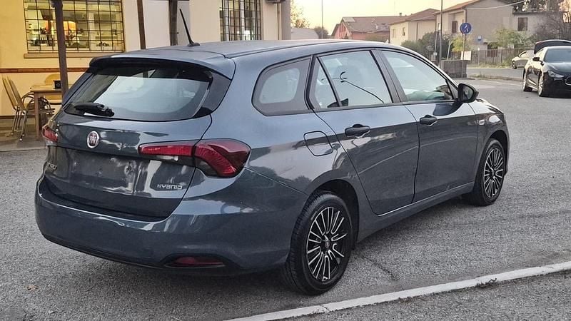 Usata Fiat Tipo 130 CV (95 kW) 2023 Verde Station wagon