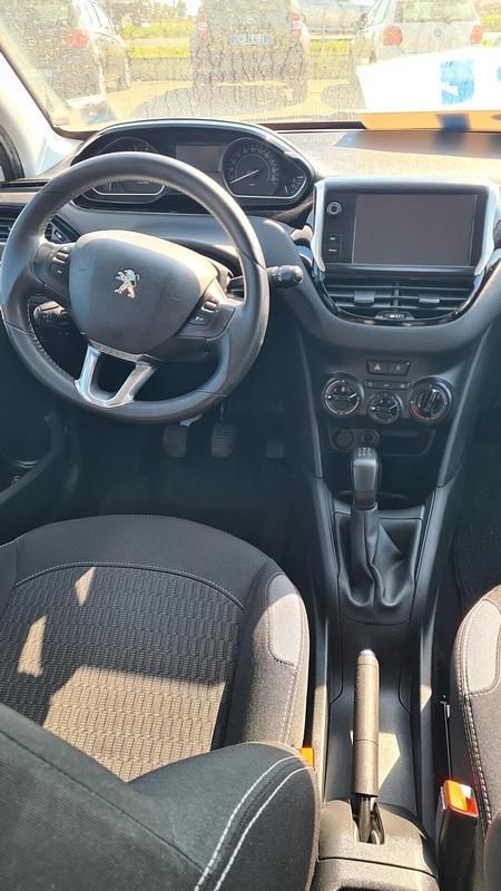 Usata Peugeot 208 81 CV (59 kW) 2016 Bianco Utilitaria