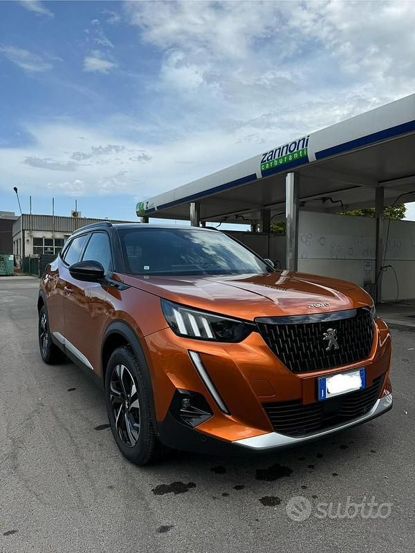 Usata Peugeot 2008 GT 131 CV (96 kW) 2021 Marrone SUV