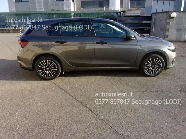 Usata Fiat Tipo 101 CV (74 kW) 2023 Grigio scuro Berlina