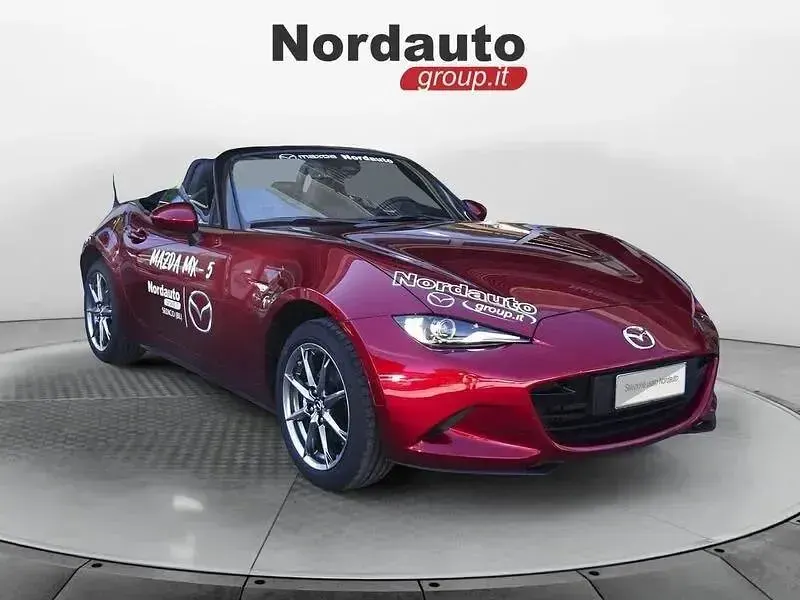 Usata Mazda MX5 132 CV (97 kW) 2024 Soul red crystal Cabrio