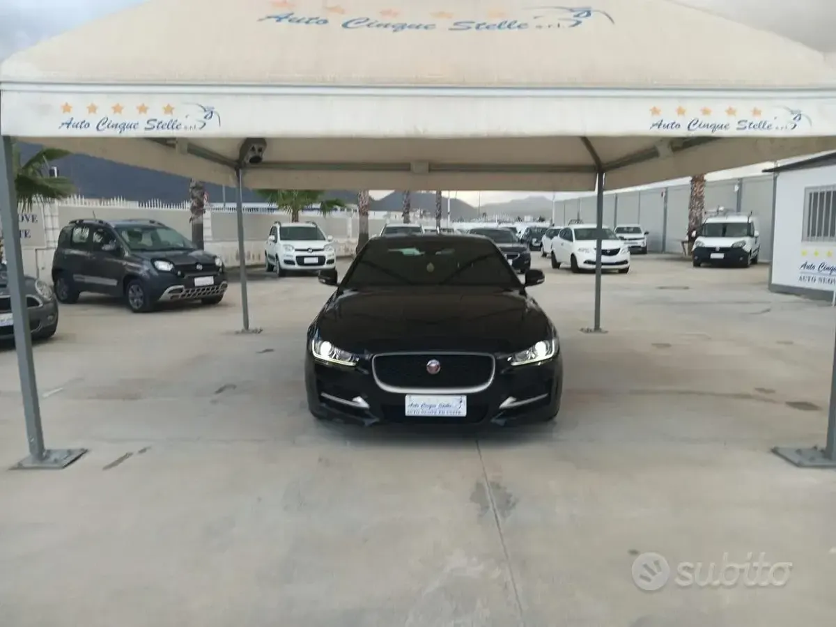 Usata Jaguar XE R 180 CV (132 kW) 2017 Nero Berlina