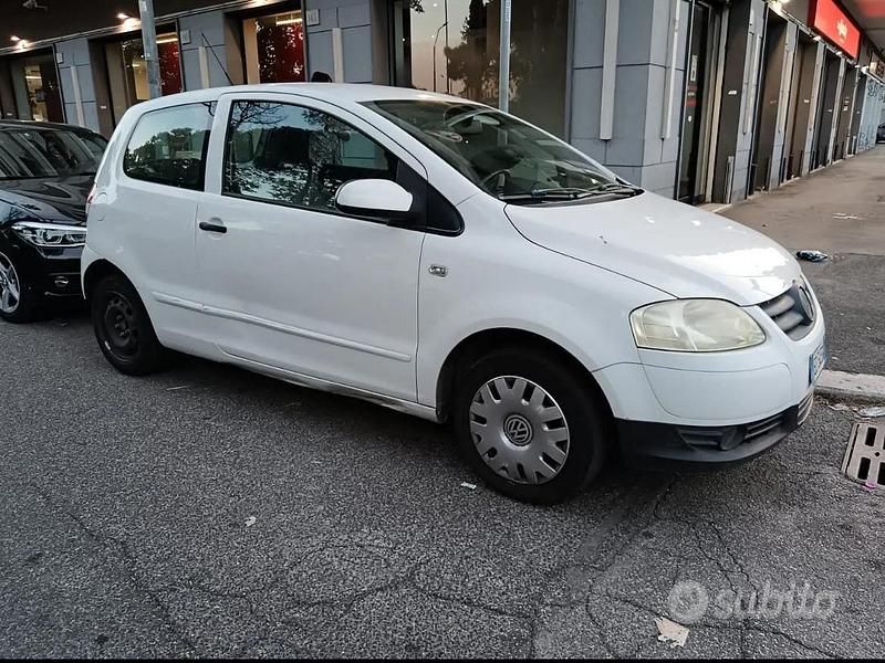 Bianco Usata 2010 VW Fox Due volumi | 2900 € (Buon prezzo) - Immagine 1/4