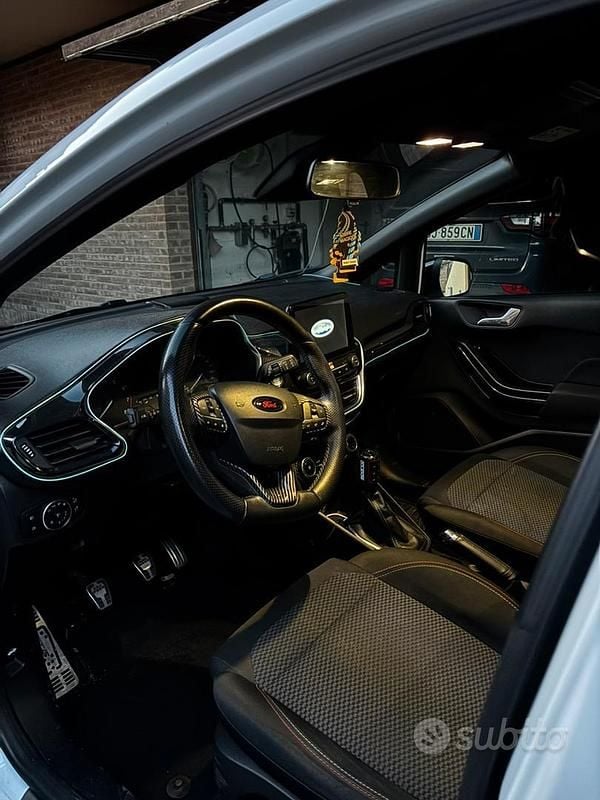 Usata Ford Fiesta ST-Line 86 CV (63 kW) 2018 Bianco Utilitaria