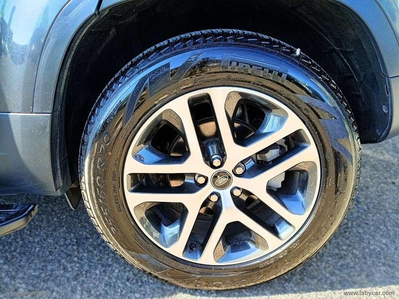 Usata Land Rover Defender SE Dynamic 200 CV (147 kW) 2025 Grigio SUV