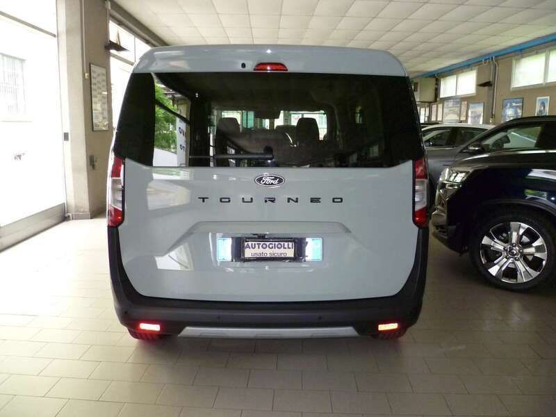 Usata Ford Tourneo Courier Active 125 CV (91 kW) 2024 Grigio Monovolume