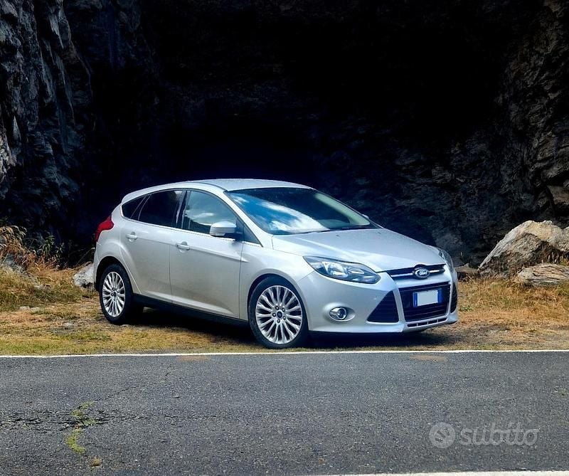 Usata Ford Focus Titanium S 150 CV (110 kW) 2011 Grigio Berlina