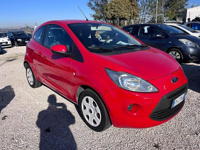 Rosso Usata 2013 Ford Ka Tre volumi | 4800 € (Buon prezzo) - Immagine 1/4
